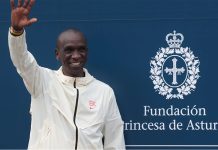 Eliud Kipchoge’s Graceful Reaction to Kelvin Kiptum’s World Record Triumph Kipchoge waving at people during the Fundacion Princesa de Austrias