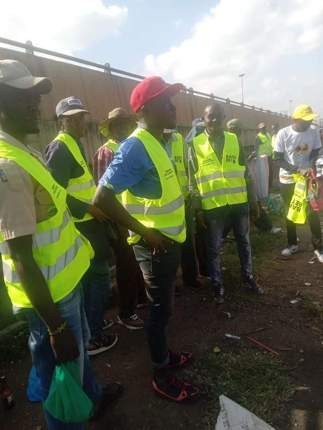 Key Moments from Bangbet and Octopizzo’s Reflector Vest Distribution Drive