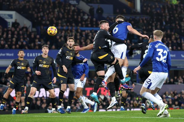 Everton Dominate Wolves in a 4-0 Thriller: A Glimmer of Hope for Sean Dyche