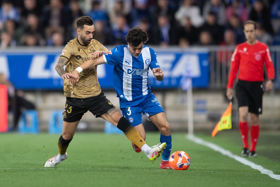 Alavés Stun Sociedad to Climb Out of Drop Zone
