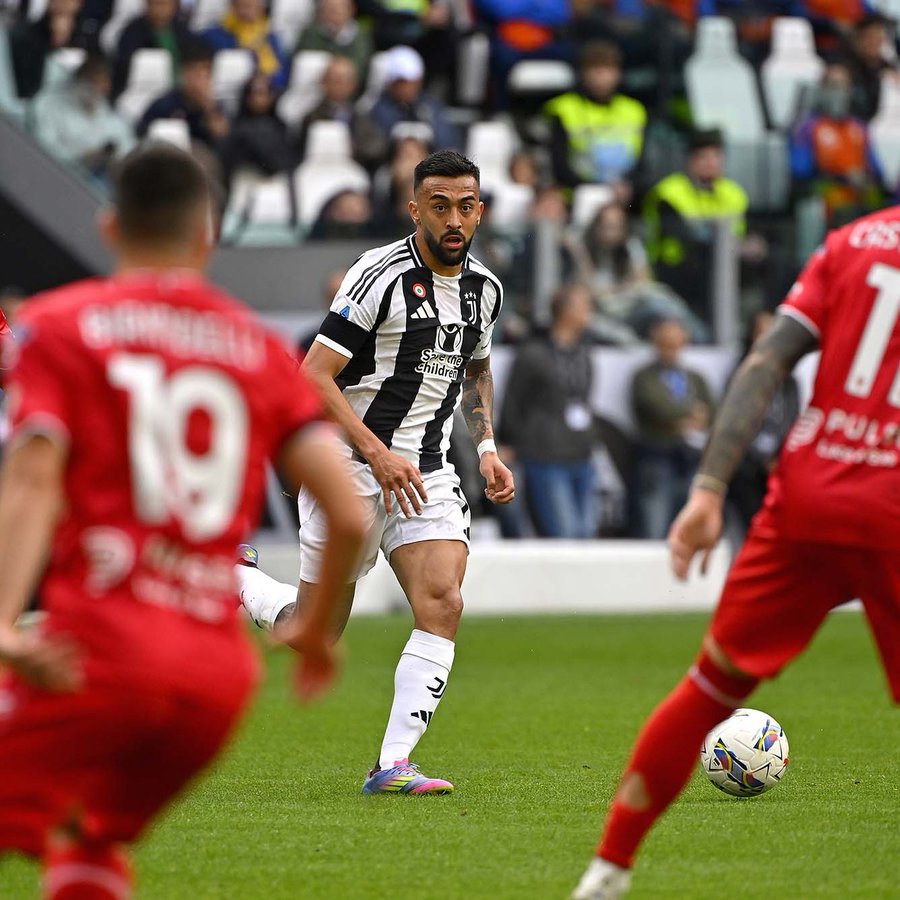 Juventus Overcome Red Card to Beat Monza 2-0