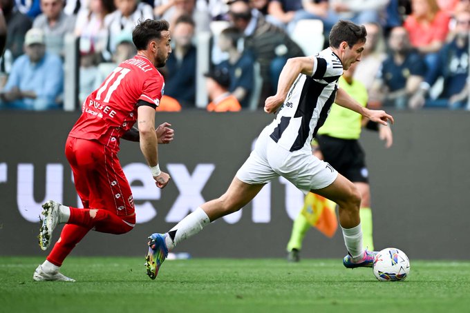 Juventus Overcome Red Card to Beat Monza 2-0
