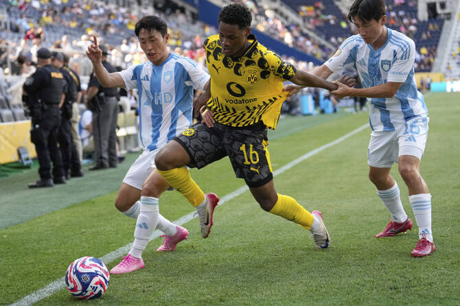 Dortmund Beat Ulsan to Reach Club World Cup Knockouts