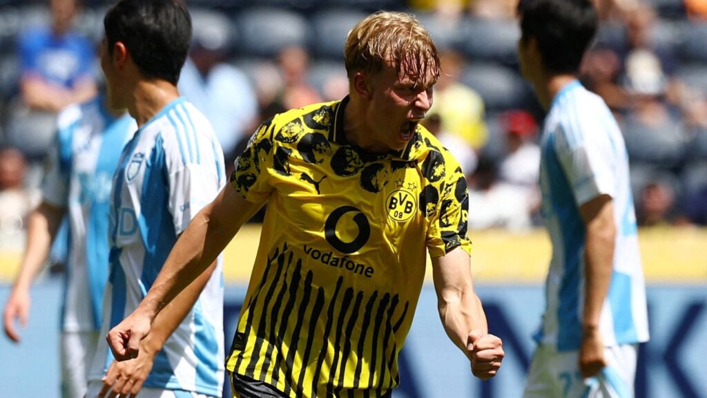 Dortmund Beat Ulsan to Reach Club World Cup Knockouts