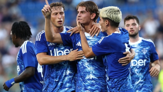 Como 3-0 Ajax: Italian Flair Silences Dutch Giants in World Club Friendly