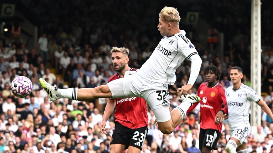 Manchester United Held 1-1 by Fulham as Smith Rowe Strikes