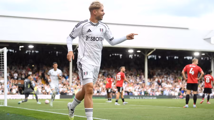 Manchester United Held 1-1 by Fulham as Smith Rowe Strikes
