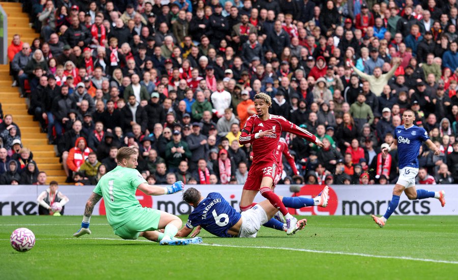 Liverpool 2-1 Everton: Reds Secure Fifth Straight Premier League Win