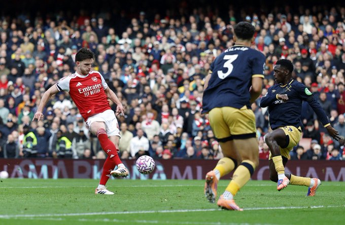 Arsenal Edge West Ham 2–0 to Boost Premier League Title Hopes