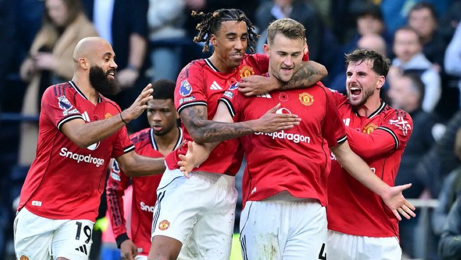 Man United Grab Dramatic 2-2 Draw at Tottenham