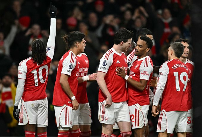 Arsenal Destroy Spurs 4–1 Thanks to Eze’s Hat-Trick