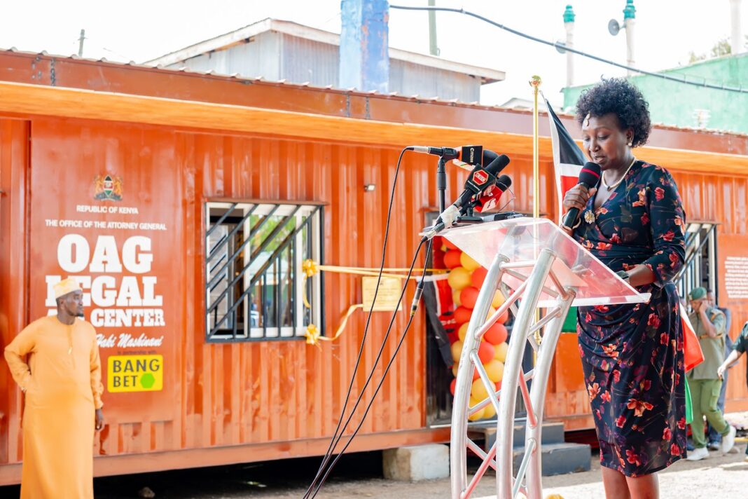Bangbet mobile legal aid in Kibera