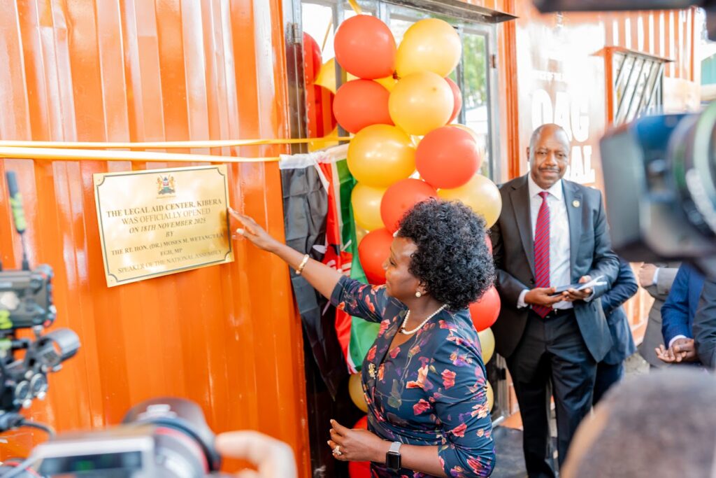 Bangbet mobile legal aid in Kibera