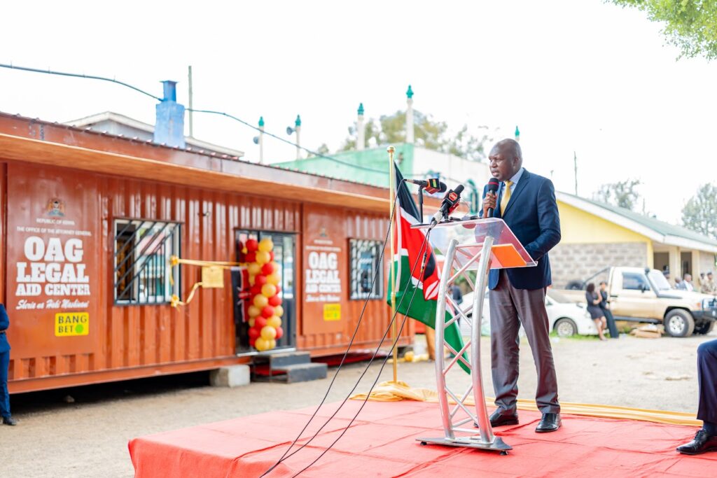 Bangbet mobile legal aid in Kibera