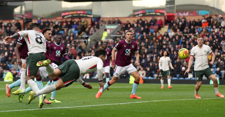 Chelsea Tightens Grip on Top Four Race as Burnley Sinks Deeper Into Trouble