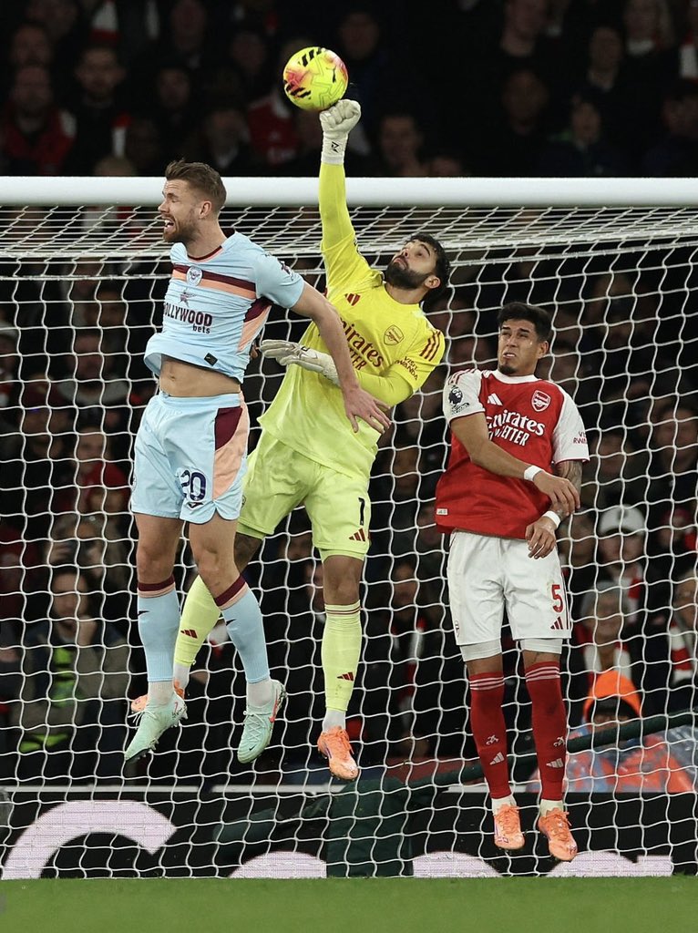 Arsenal 2–0 Brentford: Gunners Extend Home Dominance to Stay Clear at the Top