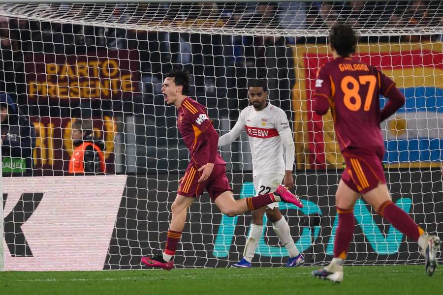 Roma Beat Stuttgart 2-0 to Storm into the Europa League Top Eight