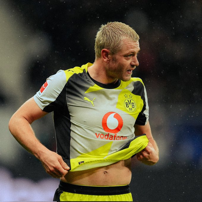 Dortmund Snatch Dramatic 3-3 Draw in Frankfurt as Chukwuemeka Strikes Late