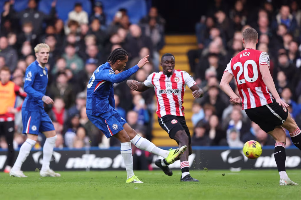 Rosenior Wins First Game as Chelsea Beat Brentford 2-0
