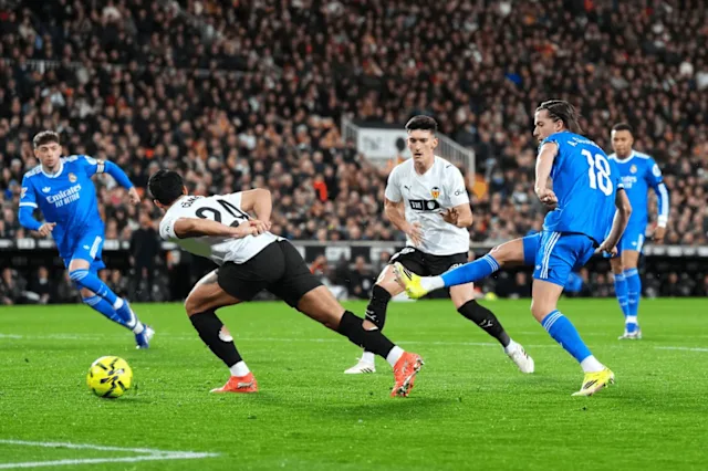 Real Madrid Edge Valencia to Keep LaLiga Title Race Alive 