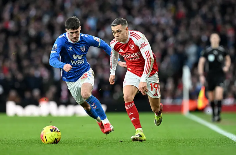 Arsenal Tighten Title Grip with Dominant 3-0 Win Over Sunderland