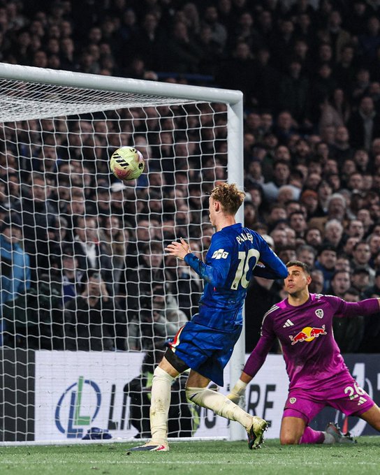 Leeds United Fight Back to Hold Chelsea in Thrilling 2-2 Stamford Bridge Clash