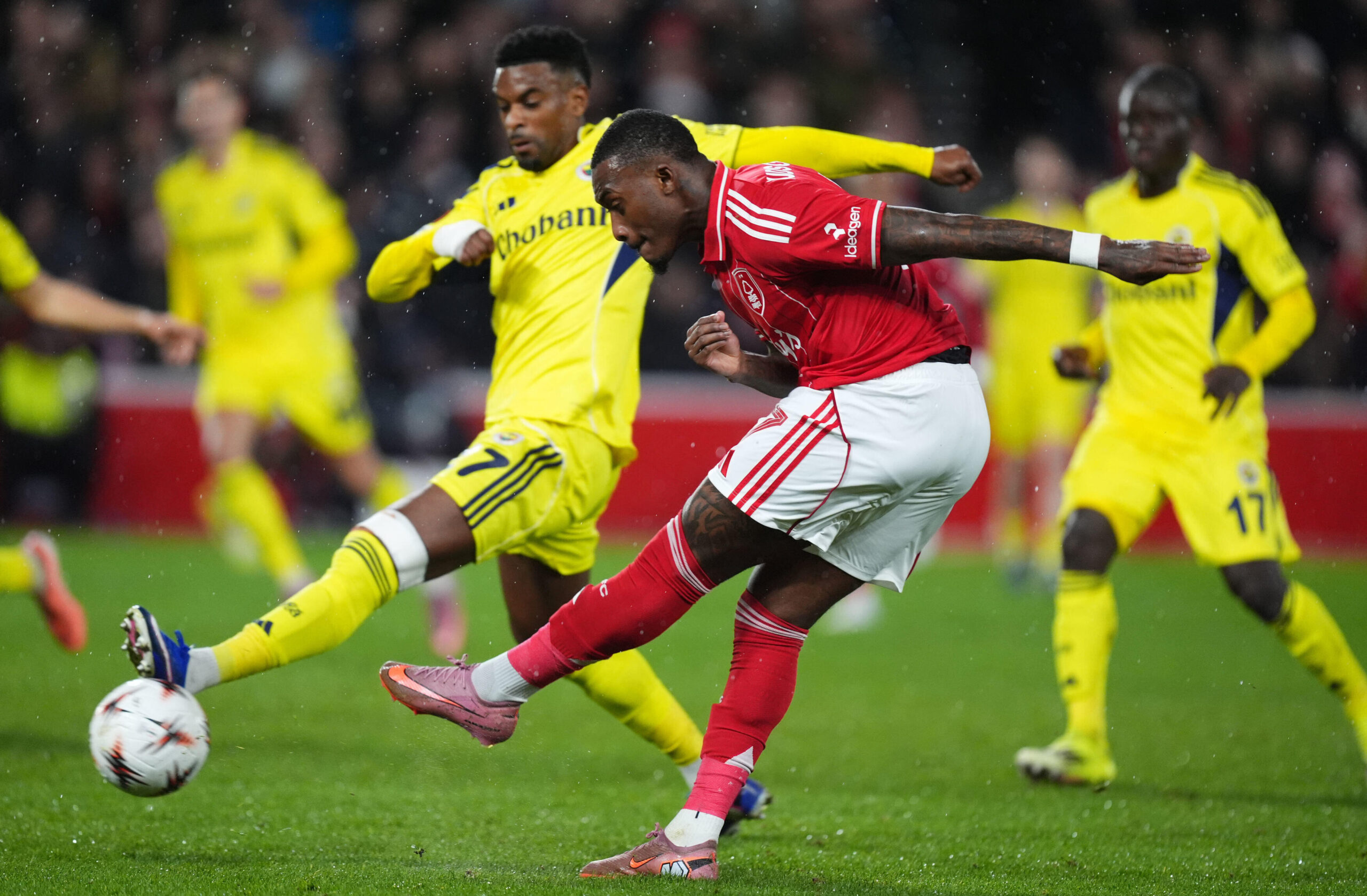 Nottingham Forest Reach Europa League Last 16 Despite Fenerbahçe Defeat