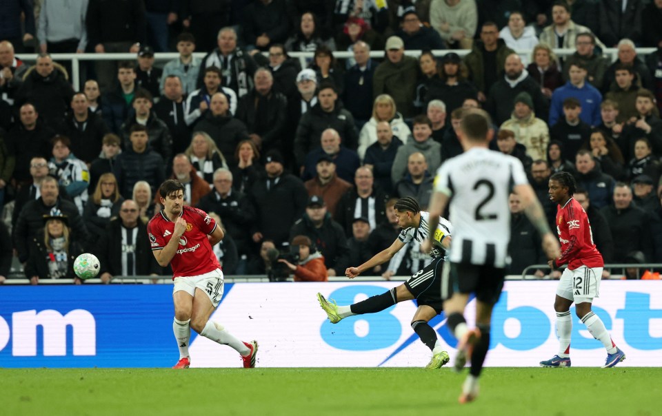 Newcastle 2–1 Man United: Osula Scores Late Winner

