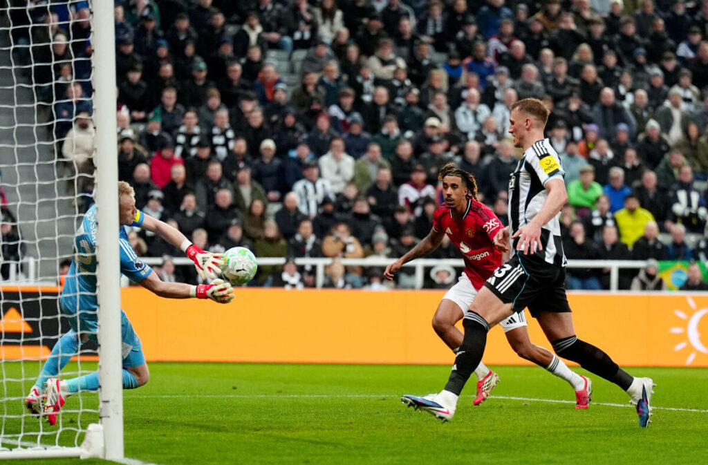 Newcastle 2–1 Man United: Osula Scores Late Winner
