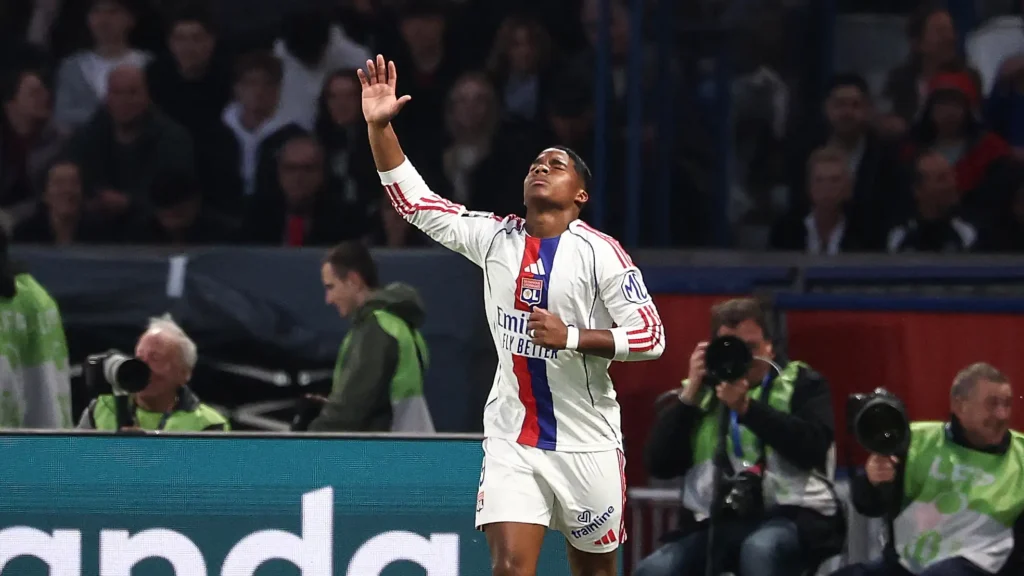 PSG 1-2 Lyon: Shock Defeat Reignites Ligue 1 Title Race
