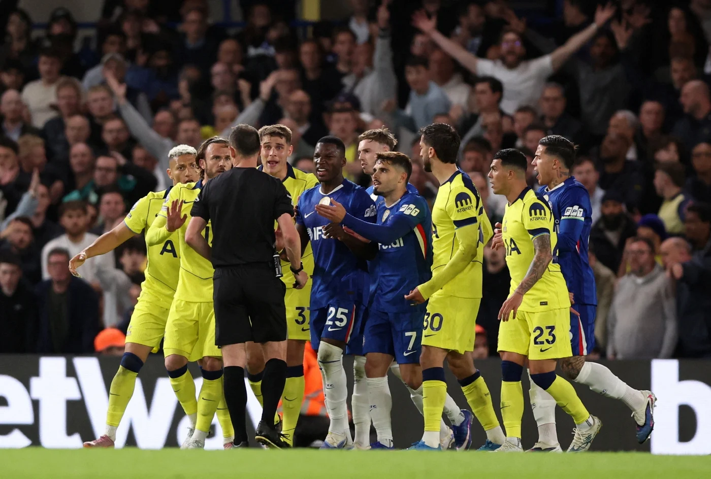 Chelsea Beat Spurs to leave the relegation fight wide open