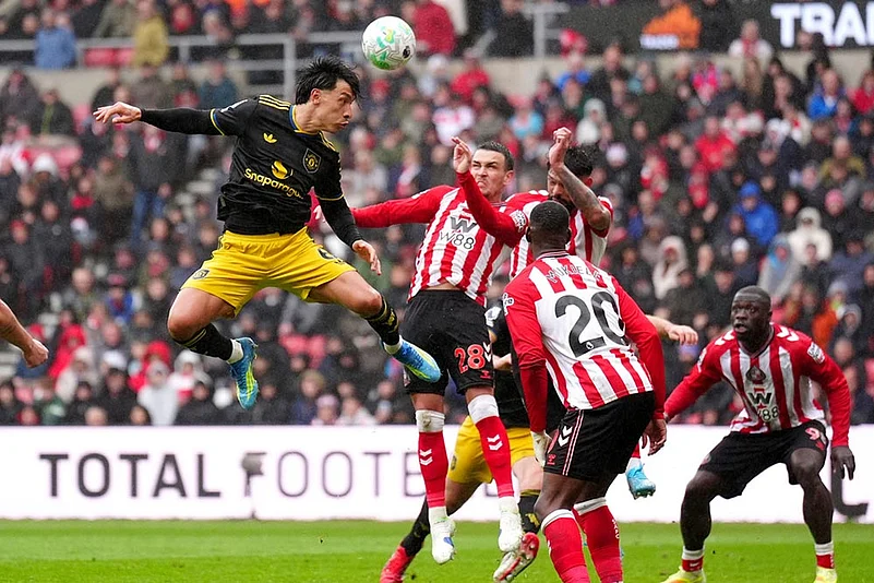 Sunderland vs Man United: Red Devils Stumble in Goalless Draw 