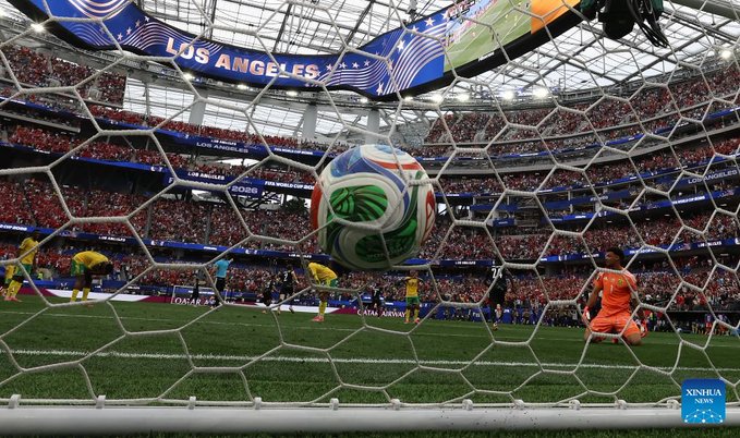 Canada Edge South Africa to Reach Historic FIFA World Cup Last 16