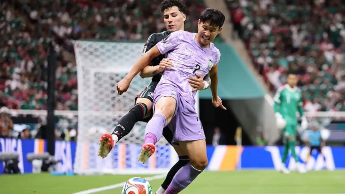Mexico Edges South Korea to Reach World Cup Knockout Stage