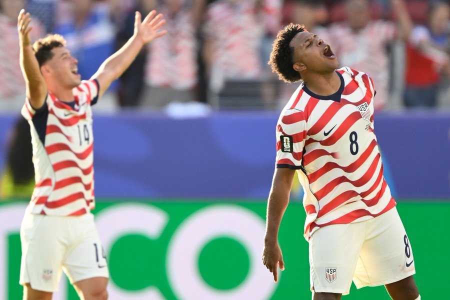 USA Beat Bosnia 2-0 to Reach World Cup Last 16