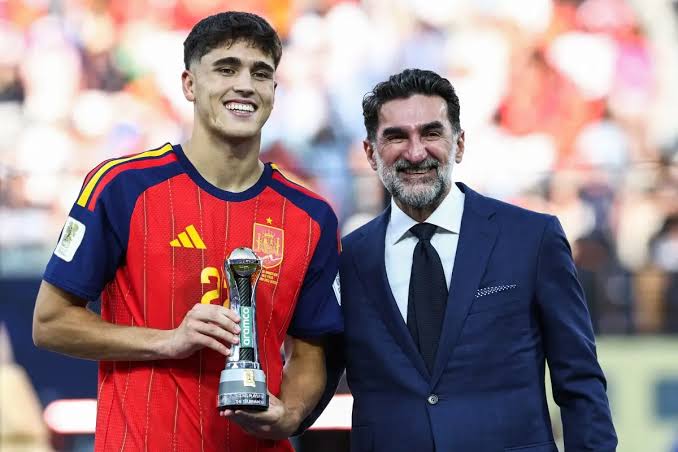 Barcelona's Pau Cubarsà Wins FIFA Young Player Award 2026