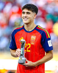 Barcelona’s Pau Cubarsí Wins FIFA Young Player Award 2026