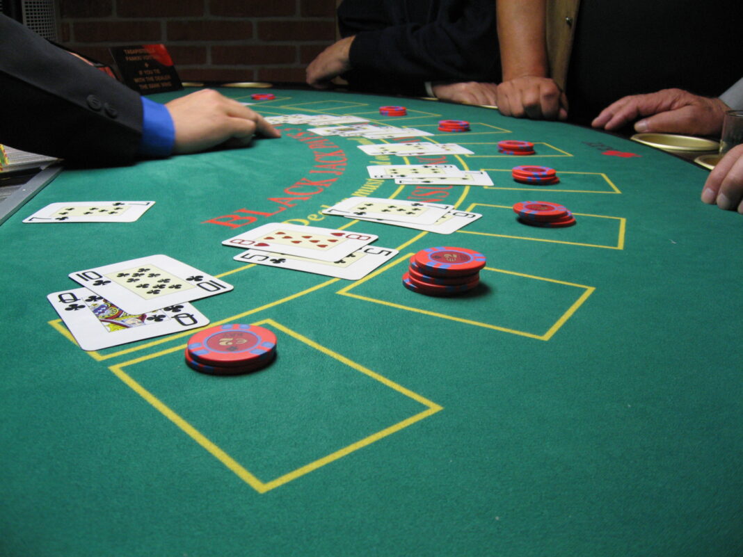 Pros and Cons of Online Blackjack in Kenya | Complete Guide