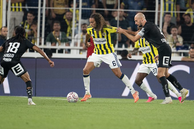 Fenerbahçe Beat Sturm Graz 2-0 in UEFA Champions League Qualifier