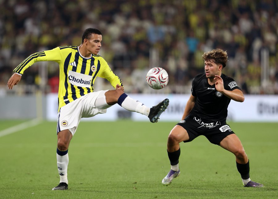 Fenerbahçe Beat Sturm Graz 2-0 in UEFA Champions League Qualifier