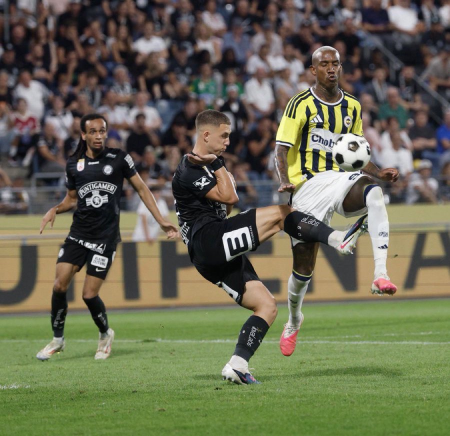 Fenerbahçe Beat Sturm Graz to Reach Champions League Play-Off Round