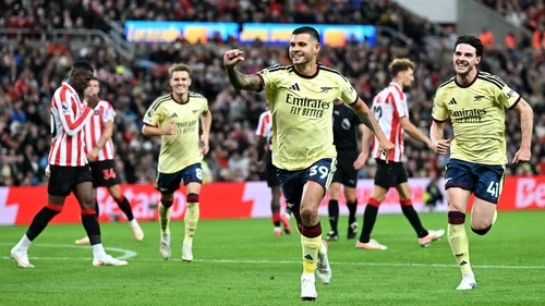 Arsenal Beat Sunderland 2-0 to Maintain Perfect Premier League Start