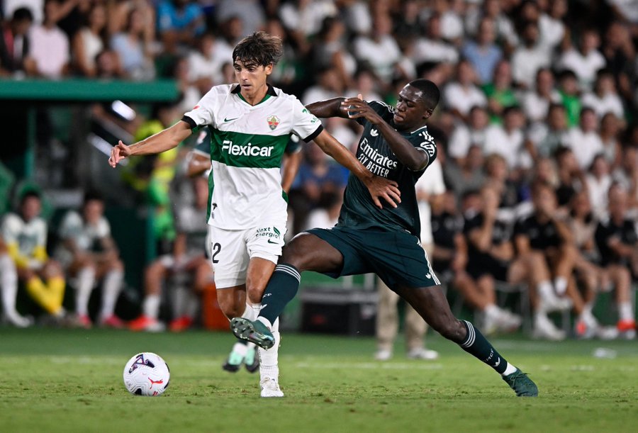 Real Madrid Beats Elche 3-2 as Espí Strikes Late
