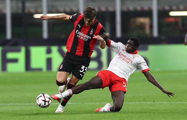 Benfica Stuns AC Milan 2-0 at San Siro in Europa League