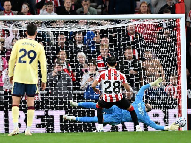 Arsenal Beat Sunderland 2-0 to Maintain Perfect Premier League Start