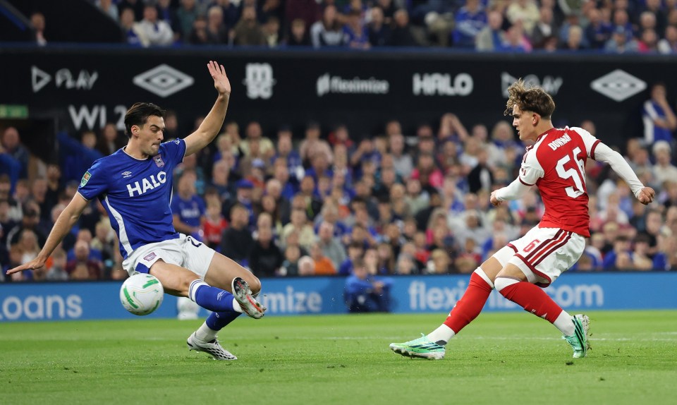 Ipswich 2-4 Arsenal: Dowman Double Fires Gunners Through in EFL Cup

