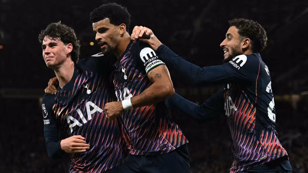 Manchester United 1-1 Tottenham: Solanke Rescues Spurs