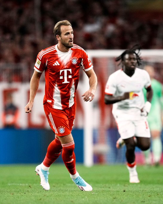 Harry Kane Hat-Trick as Bayern Crush Leipzig 6-0