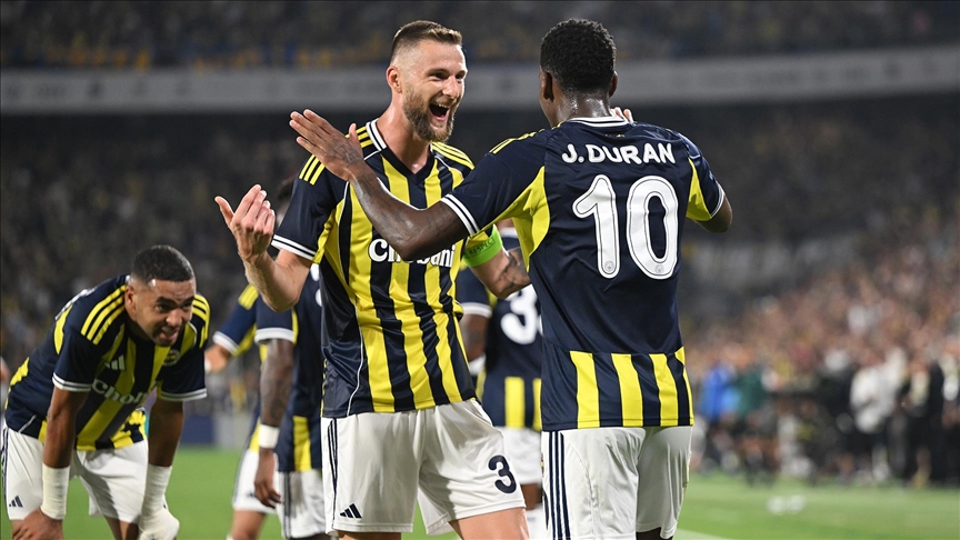 Fenerbahçe Beat Feyenoord to Reach UCL Playoffs