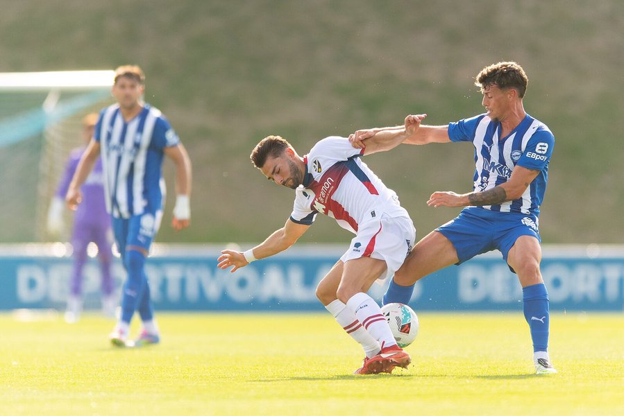 Huesca Beat Alaves 1-0 in a Friendly Match
